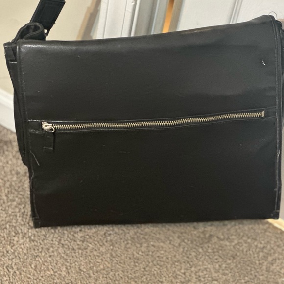 Black Men's Messenger Bag - Picture 2 of 5